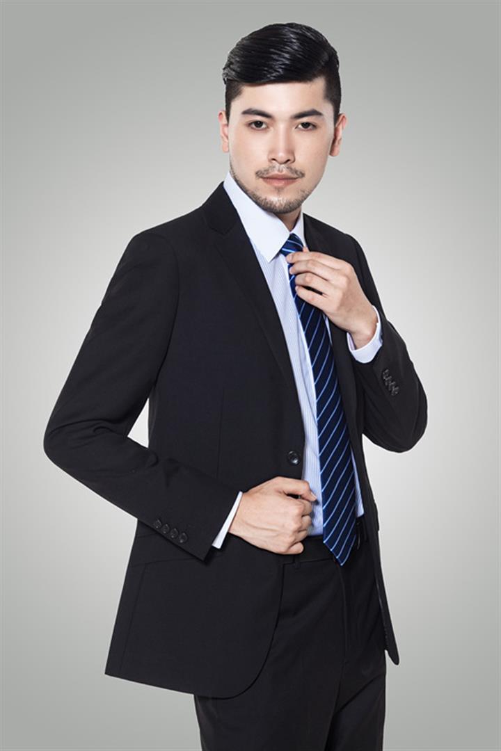 彭予 视觉与舞美负责人